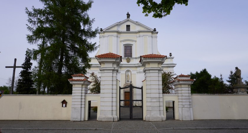 Zdjęcie: Kościół pw. Trójcy Przenajświętszej w Ciechanowcu