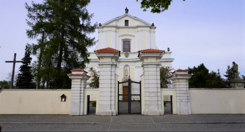 kościół pw. Trójcy Przenajświętszej w Ciechanowcu