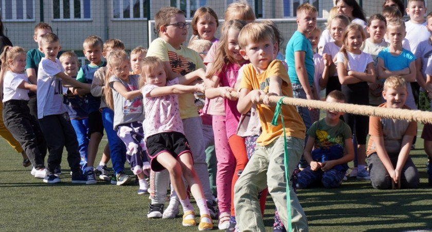 Sport szkolny, BeActive czyżewskiej podstawówce ramach Europejskiego Tygodnia Sportu - zdjęcie, fotografia
