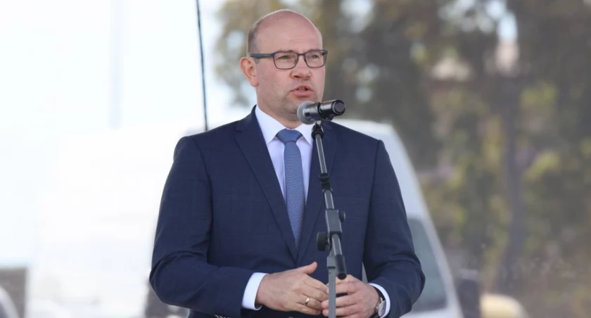 Zdjęcie: Marszałek Województwa Podlaskiego Artur Kosicki podczas dożynek w Sokołach