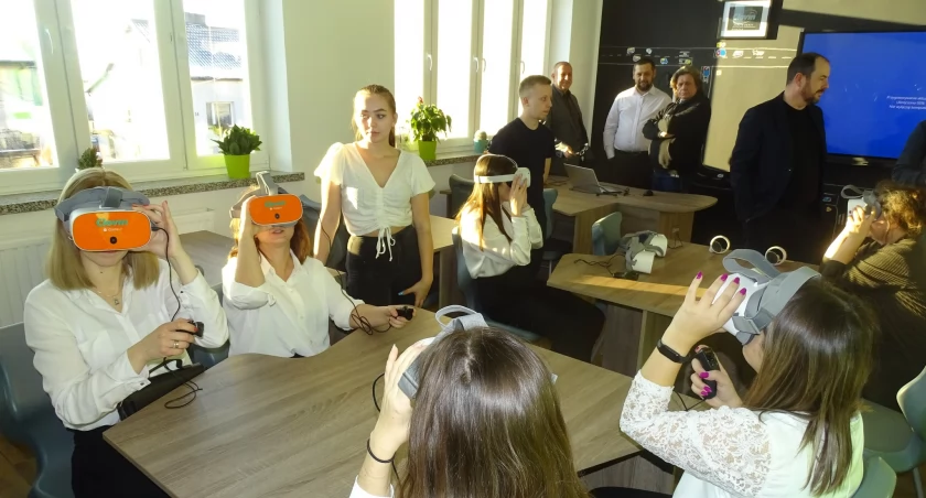 Edukacja, Czyżew Otwarcie pracowni firmą CLOVIN [foto] - zdjęcie, fotografia