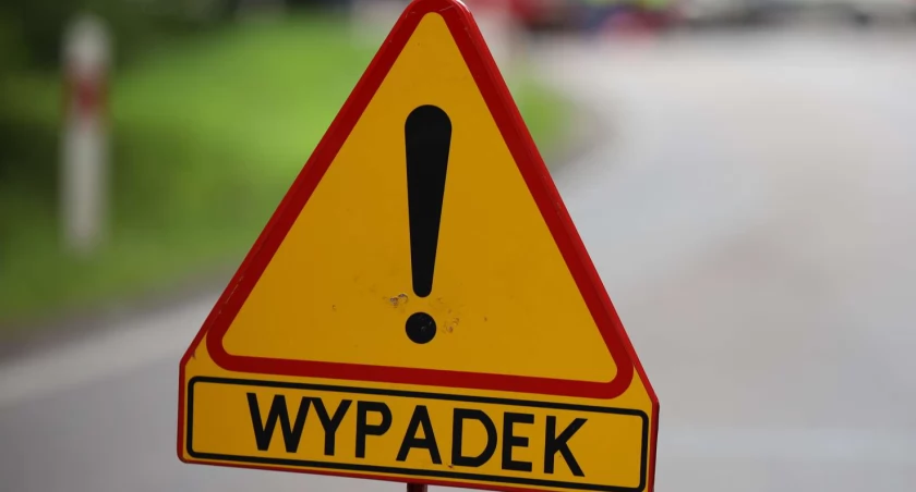 Wypadki drogowe, Czyżew Wieczorny wypadek Samochód ciężarowy potrącił pieszego - zdjęcie, fotografia