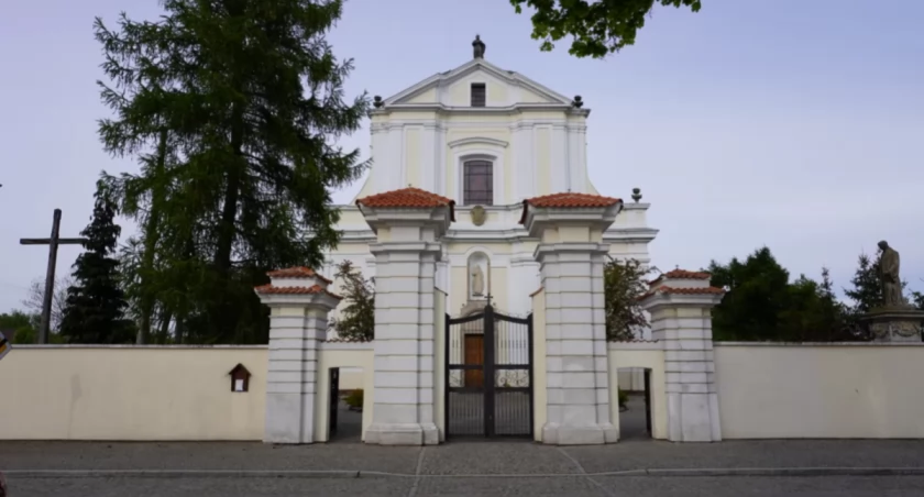 kościół pw. Trójcy Przenajświętszej w Ciechanowcu