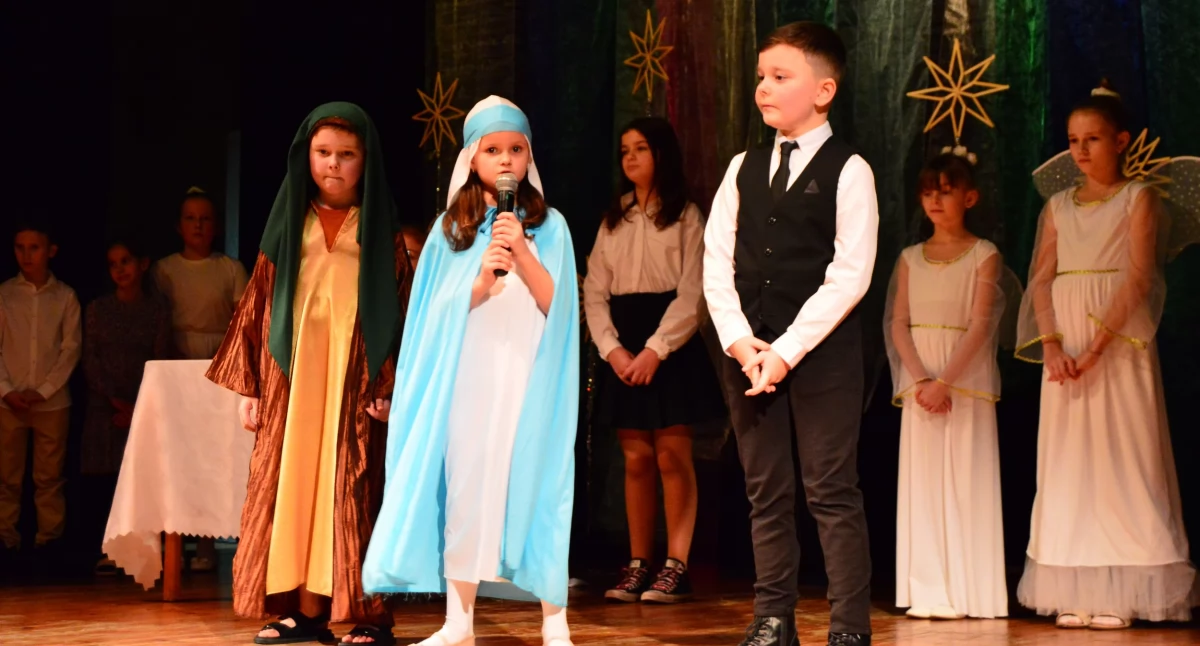 Domy i ośrodki kultury, Czyżewie odbył Przegląd Kolęd Zespołów Kolędniczych [foto] - zdjęcie, fotografia