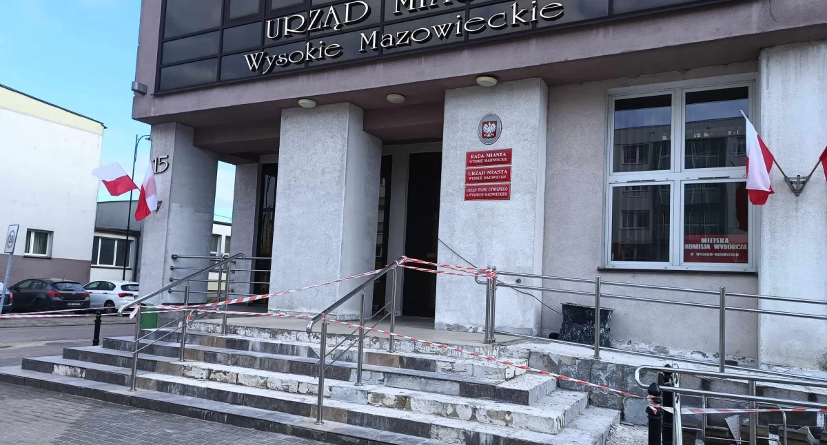Zdjęcie: Remont wejścia do Urzędu Miasta Wysokie Mazowieckie