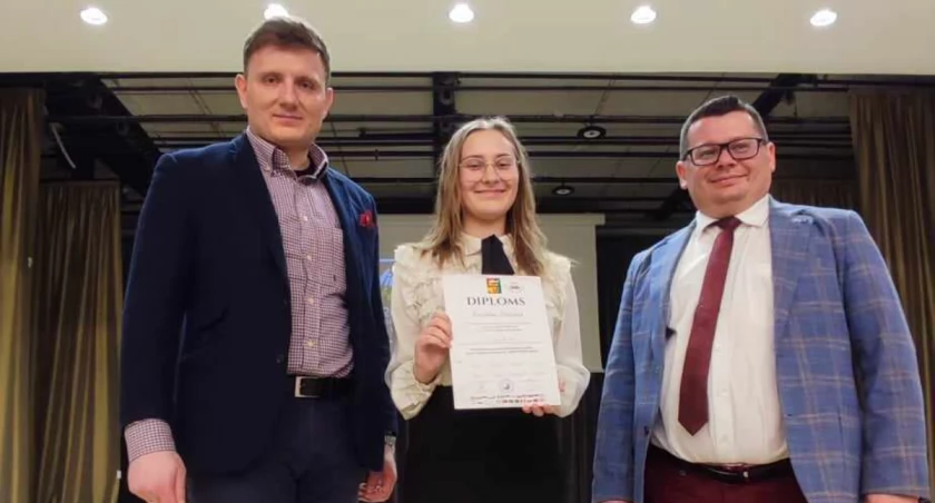 Zdjęcie: od lewej - Cezary Witkowski, Karolina Mościcka, Adam Januszkiewicz