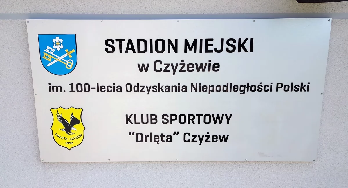 Piłka nożna, Orlęta lepsze Sparty derbach powiatu Zamieszki stadionie - zdjęcie, fotografia