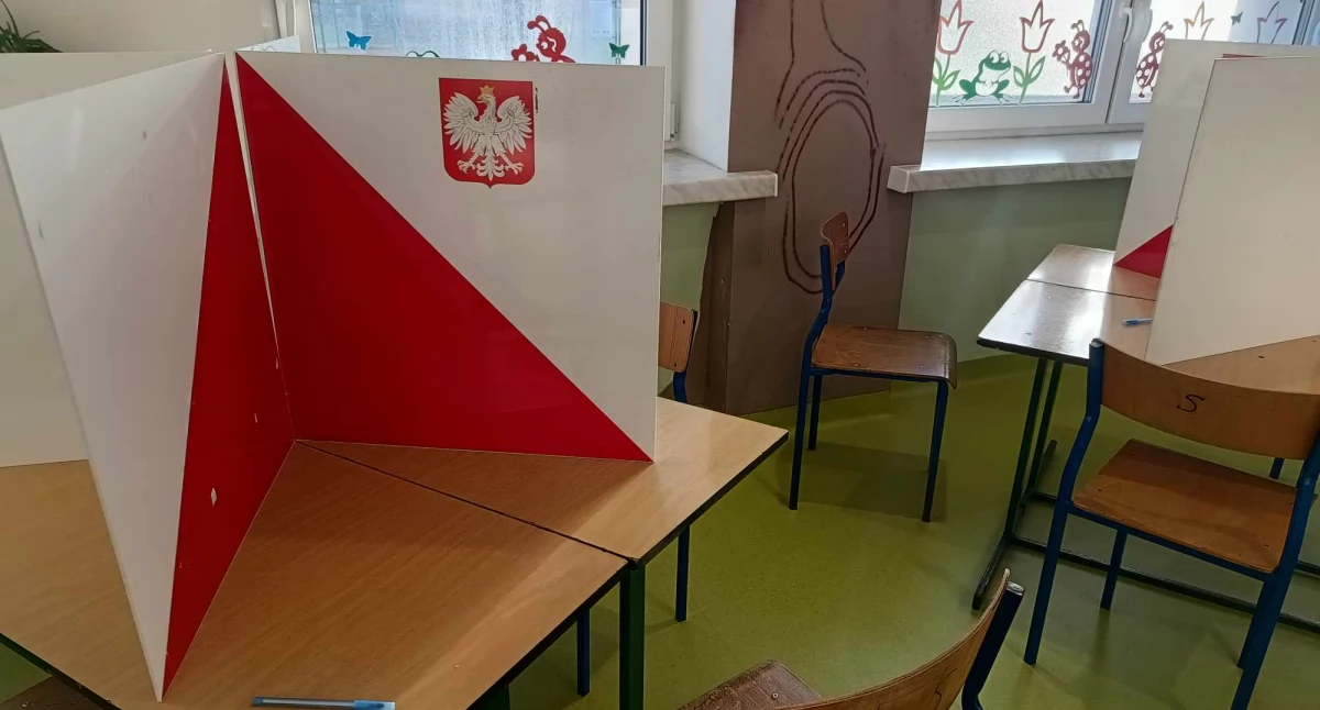 Wybory, Przewodniczący jednej komisji wpływem alkoholu - zdjęcie, fotografia