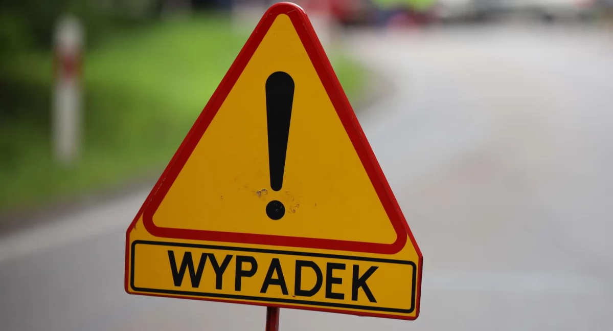 Wypadki drogowe, Ciało latka leżało rowie skuter - zdjęcie, fotografia