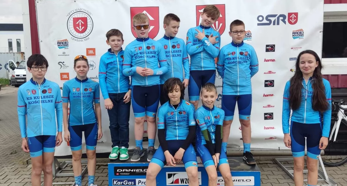 Zdjęcie: Młodzi kolarze KS Kulesze Kościelne /fot. Facebook - KS Kulesze Kościelne