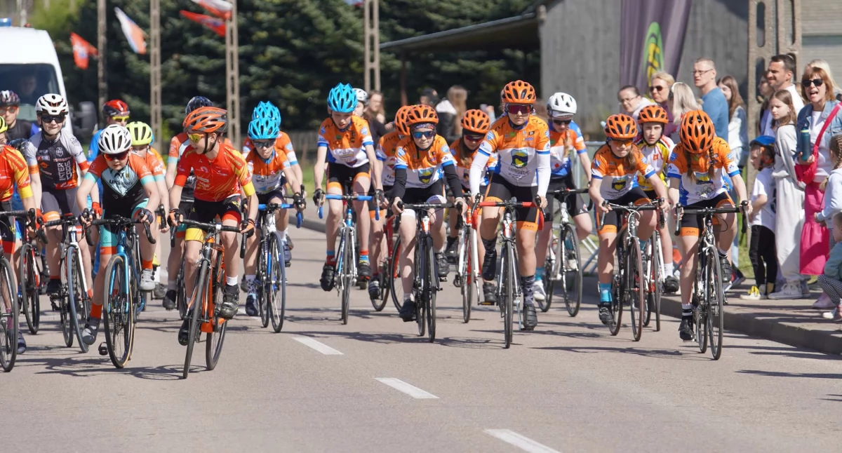 Imprezy plenerowe, Aktywna majówka Kuleszach Kościelnych Wyścigi kolarskie festyn majówkowy - zdjęcie, fotografia