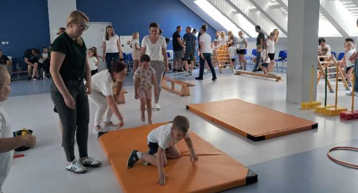 Edukacja, Rodzinny Dzień Sportu Przedszkolu Miejskim Wysokiem Mazowieckiem [foto] - zdjęcie, fotografia