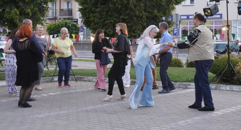 Imprezy plenerowe, Gorączka Sobotniej czyli disco chmurką Wysokiem Mazowieckiem - zdjęcie, fotografia