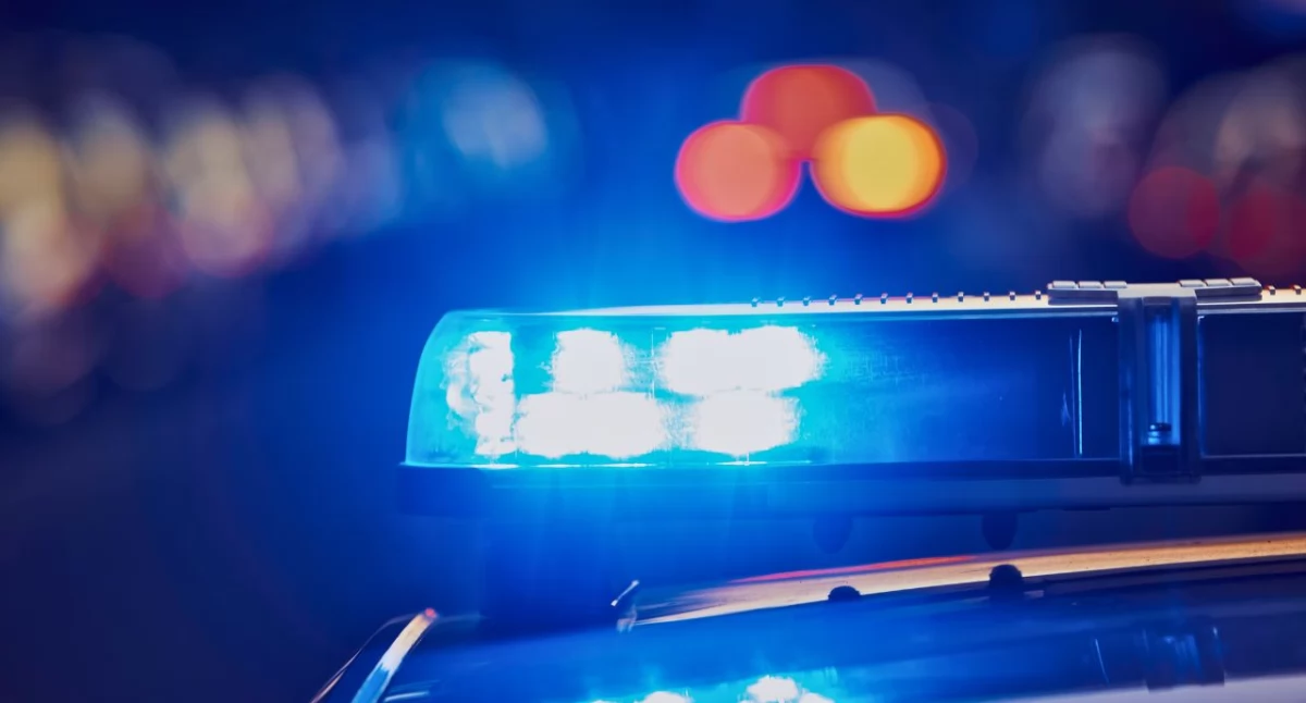 Kronika policyjna, Nietrzeźwy uciekał przed policją samochodzie jechały małe dzieci - zdjęcie, fotografia