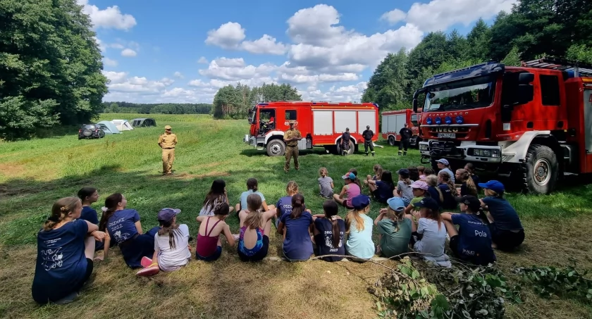 Spotkania, Bezpieczeństwo dzieci czasie wakacji przypominają strażacy policjanci Wysokiego Mazowieckiego - zdjęcie, fotografia