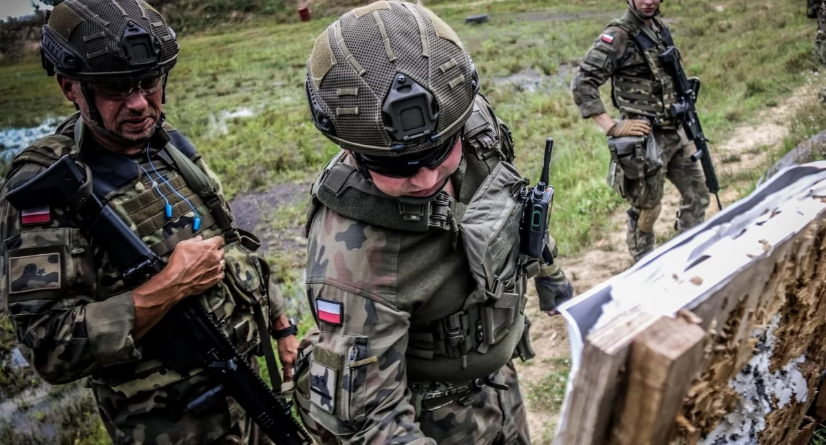 Wojsko, Szkoleniowy weekend Dąbrowie Moczydłach [foto] - zdjęcie, fotografia