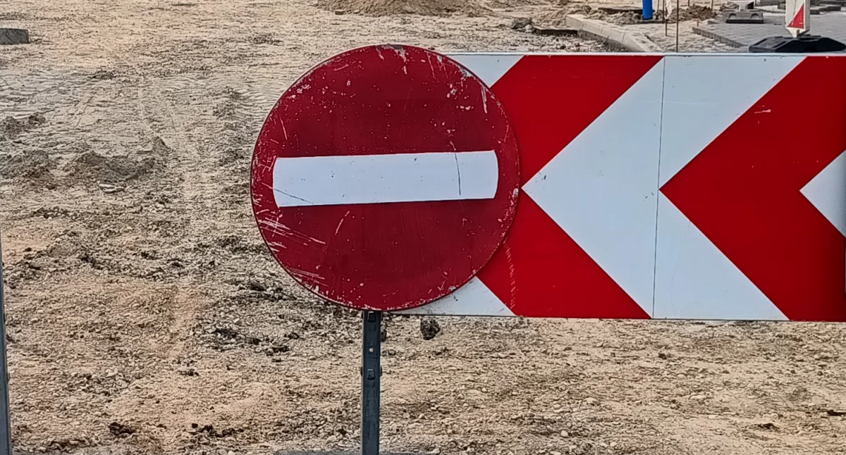 Utrudnienia drogowe, Droga Pęzy Dworaki Staśki zamknięta - zdjęcie, fotografia