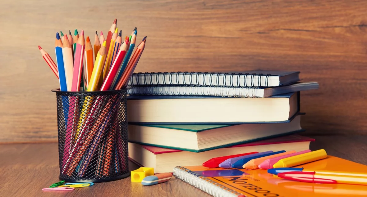 US - ZUS, Wciąż złożenie wniosku wyprawkę szkolną - zdjęcie, fotografia