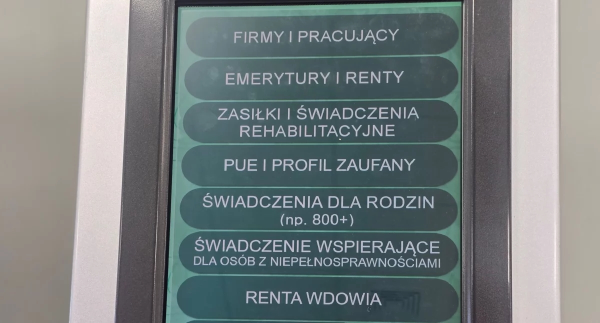US - ZUS, Wizyta kolejki możliwe! - zdjęcie, fotografia