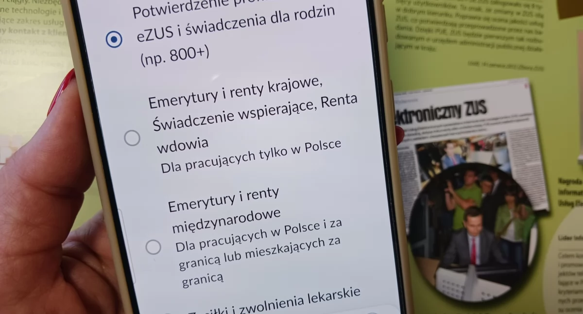 US - ZUS, Warto skorzystać rozmowy online ekspertem - zdjęcie, fotografia