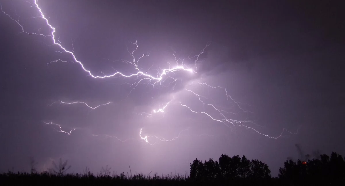 Meteo, Burze województwie podlaskim wydało alert - zdjęcie, fotografia