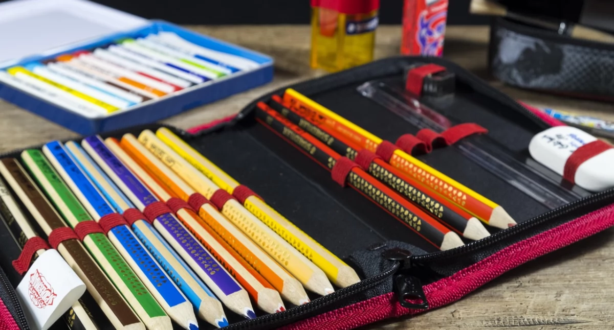 US - ZUS, podręczniki przybory szkolne program „Dobry Start” jedynie miesięcy - zdjęcie, fotografia