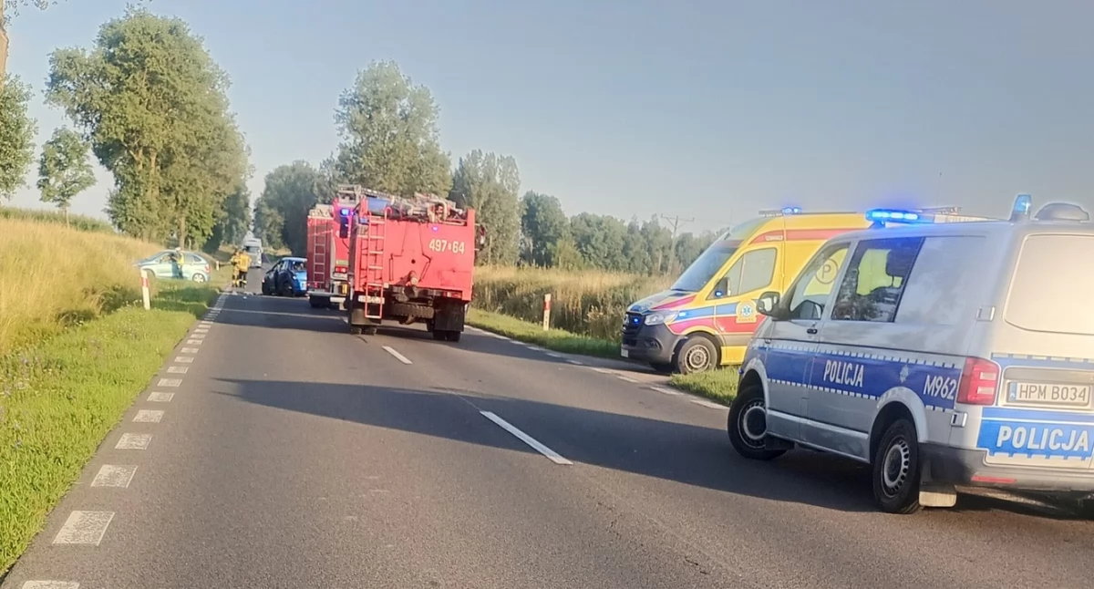 Zdjęcie: Samochód osobowy przewrócił się na bok na DK66 /fot. OSP Tybory-Misztale