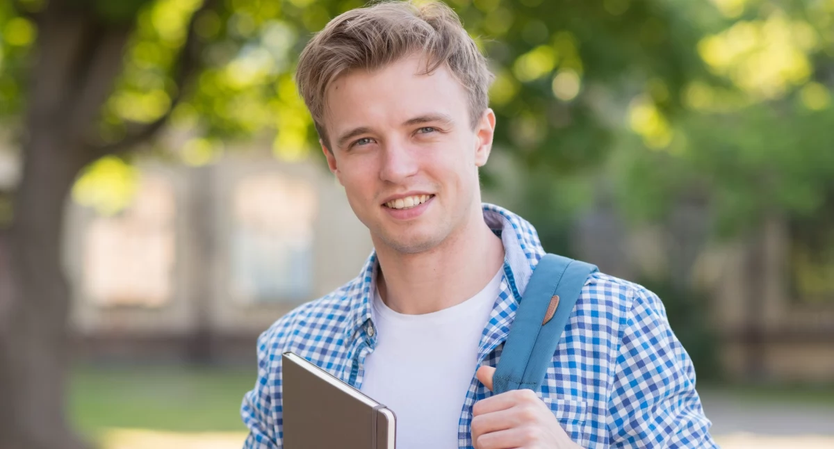 US - ZUS, końca miesiąca uczniowie studenci rentą rodzinną muszą pamiętać formalnościach - zdjęcie, fotografia