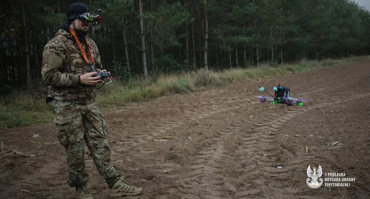 Wojsko, Konferencja zawody dronowe podlaskich Terytorialsów [foto] - zdjęcie, fotografia