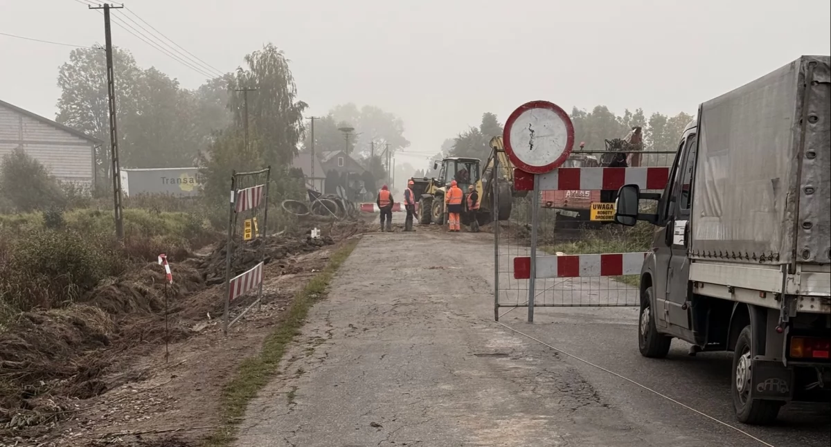 Inwestycje, Rozpoczęła rozbudowa drogi powiatowej Ciechanowiec Perlejewo [foto] - zdjęcie, fotografia