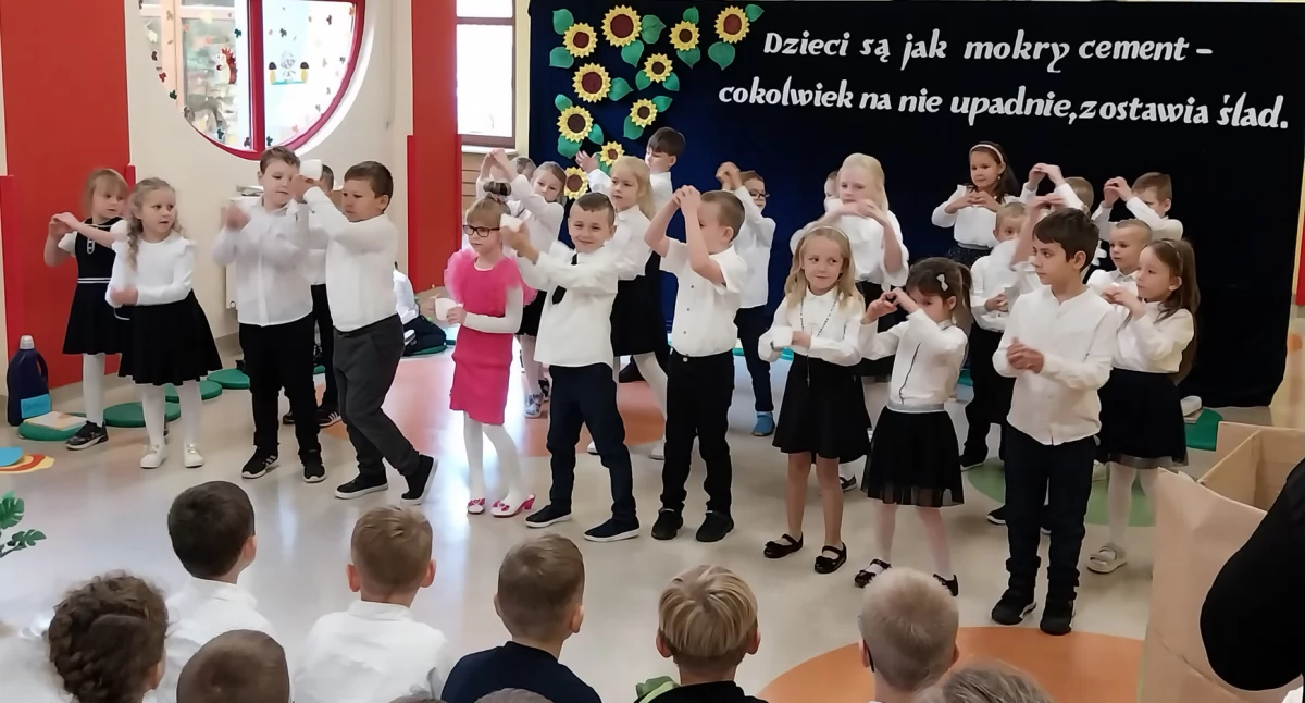 Zdjęcie: Dzień Edukacji Narodowej w Przedszkolu Miejskim nr 2 w Wysokiem Mazowieckiem 2025