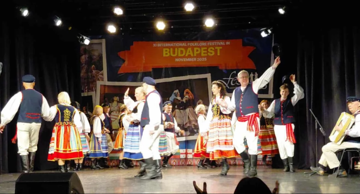 Taniec, Mazowia Międzynarodowym Festiwalu Folklorystycznym Budapeszcie [foto] - zdjęcie, fotografia