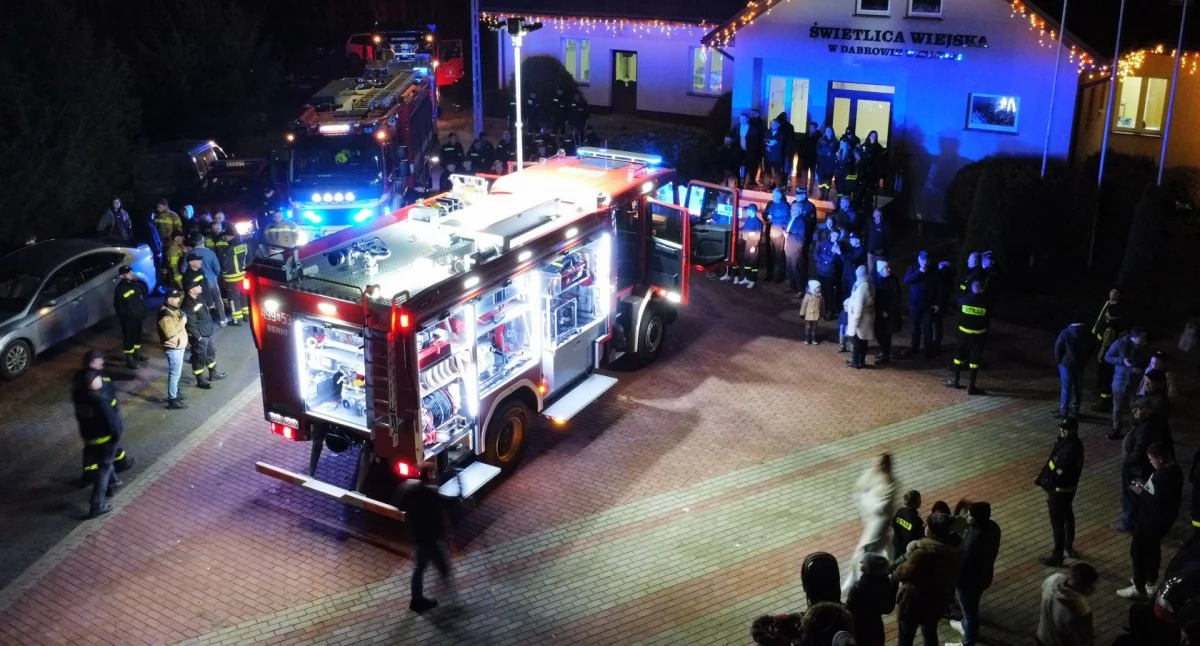 Nowy wóz bojowy w OSP Dąbrowa Wielka /fot. Urząd Miejski w Czyżewie