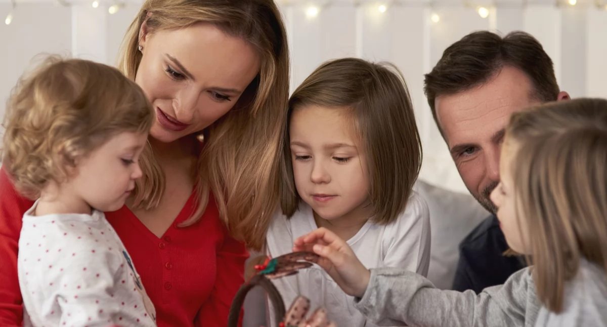 US - ZUS, początku wypłacił ponad miliardy złotych ramach świadczenia wychowawczego - zdjęcie, fotografia