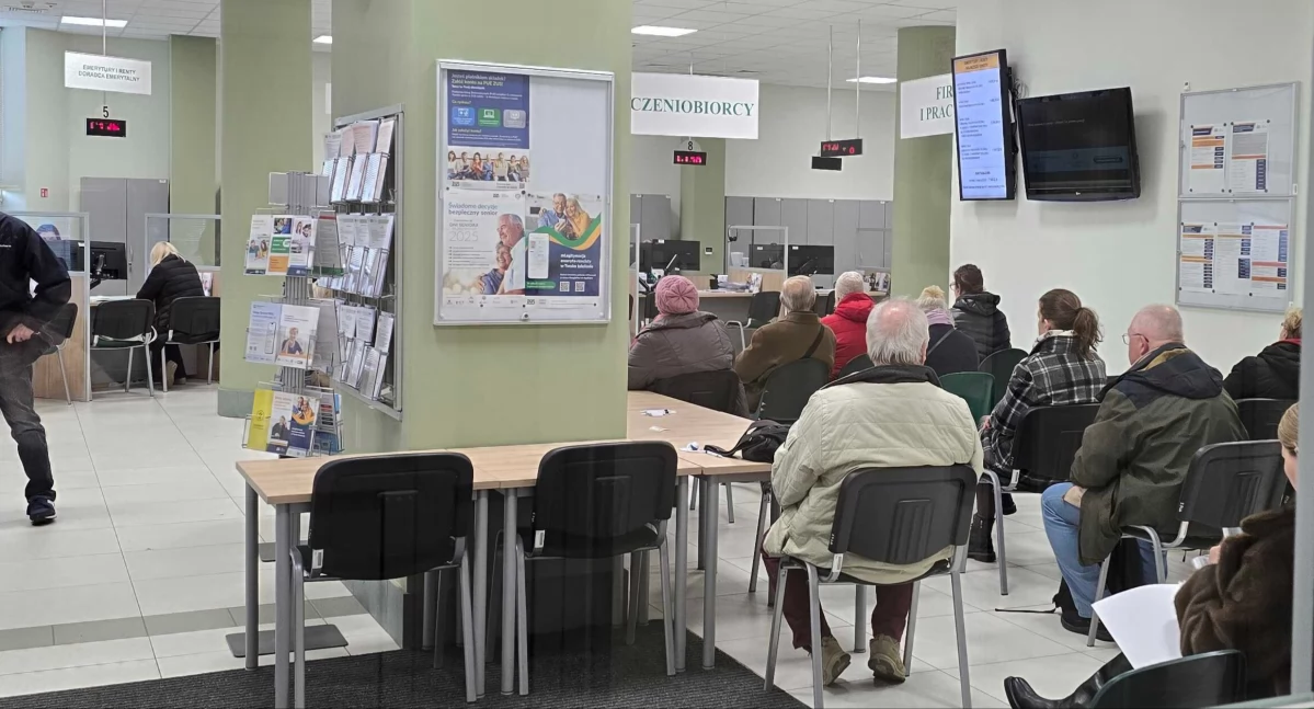 US - ZUS, Koniec wielogodzinnego czekania stawia wizyty rezerwowane - zdjęcie, fotografia