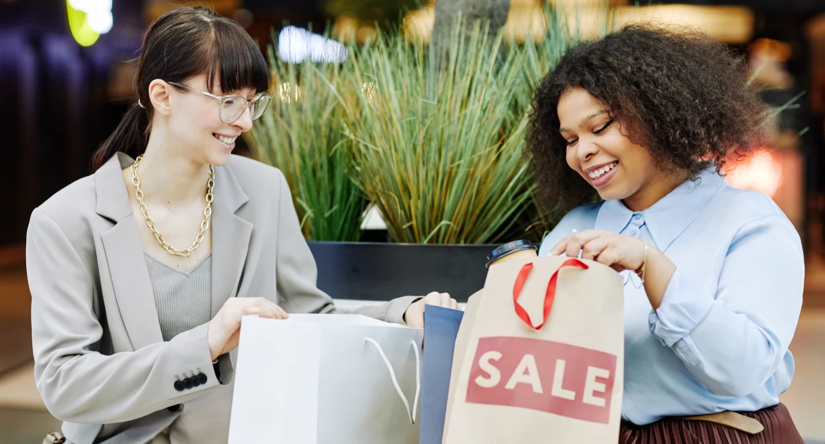 Artykuł sponsorowany, Dlaczego zakupy gazetkami promocyjnymi pozwolą zaoszczędzić sporo pieniędzy - zdjęcie, fotografia