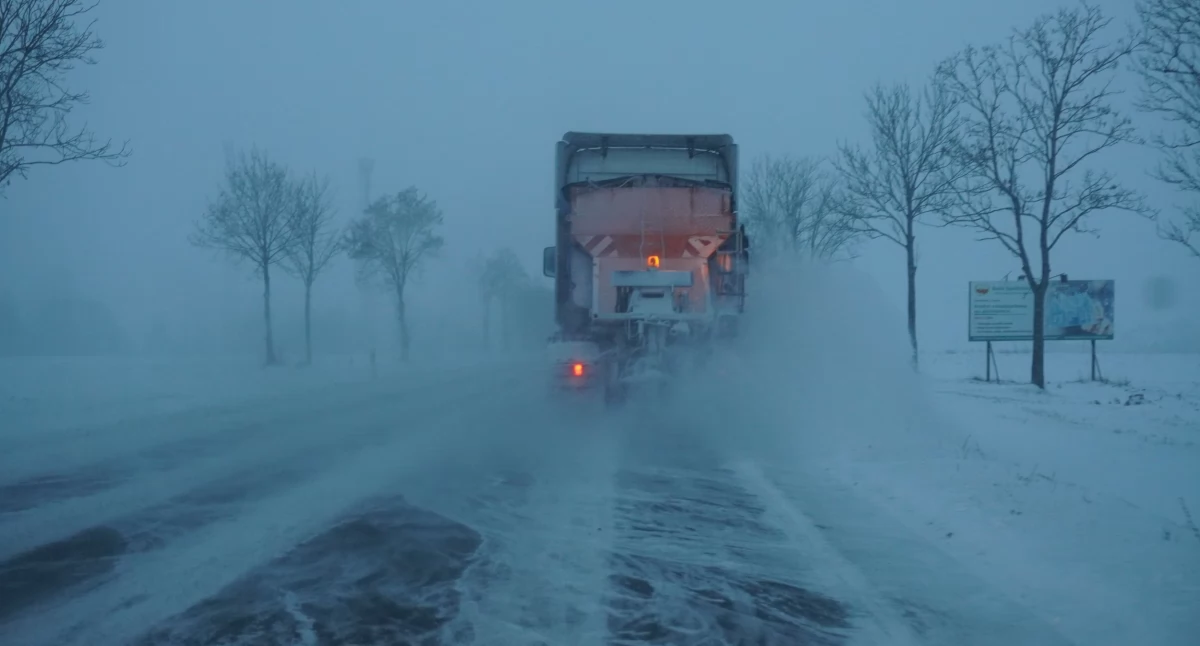 Wypadki drogowe, Ślisko jezdniach zdarzenia drogowe powiecie wysokomazowieckim - zdjęcie, fotografia