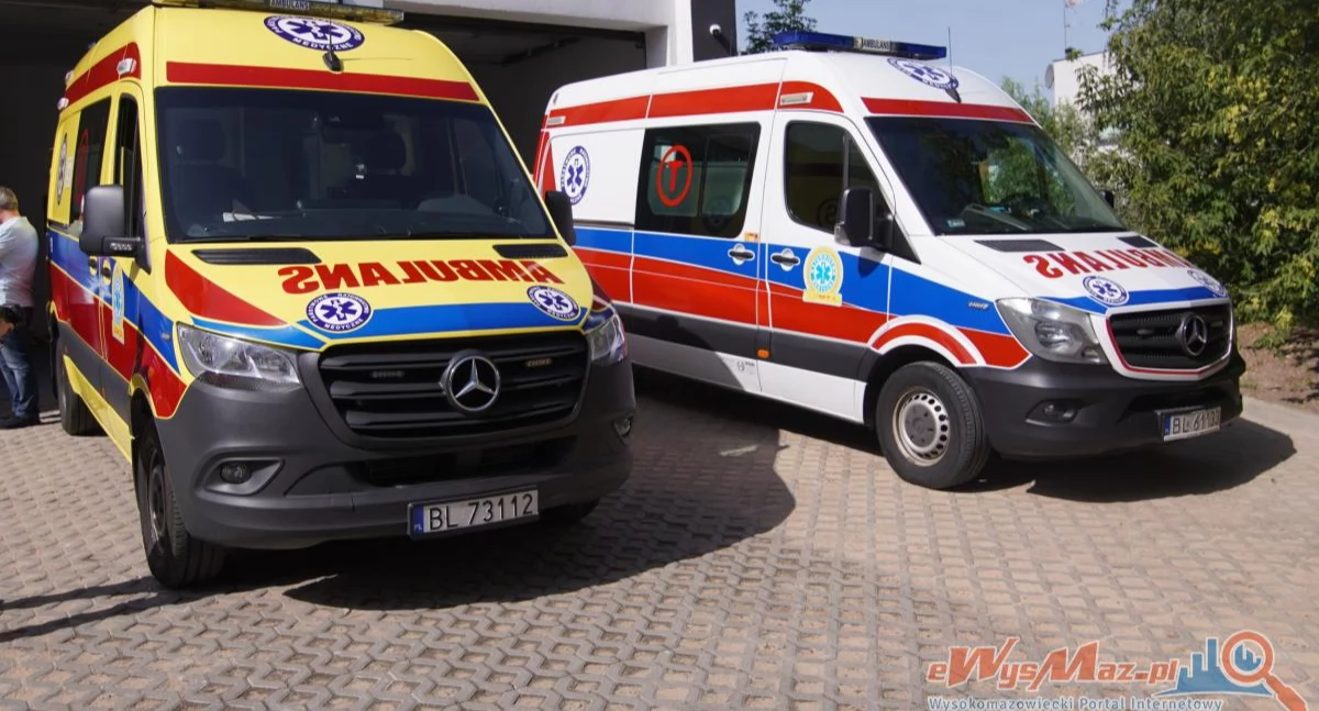 Zdjęcie: Karetki pogotowia przy filii WSPR w Wysokiem Mazowieckiem