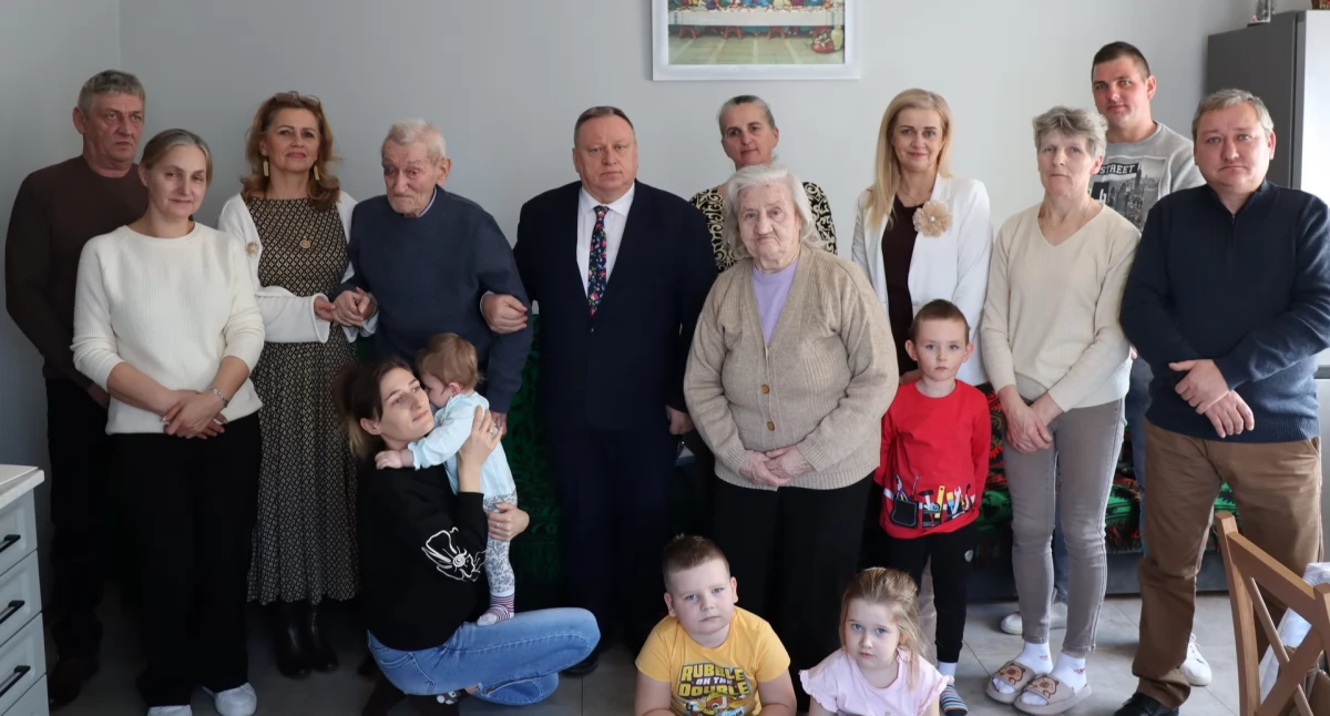 Wyjątkowy jubileusz w gminie Wysokie Mazowieckie: 100 lat życia Pana Mieczysława /fot. Gmina Wysokie Mazowieckie
