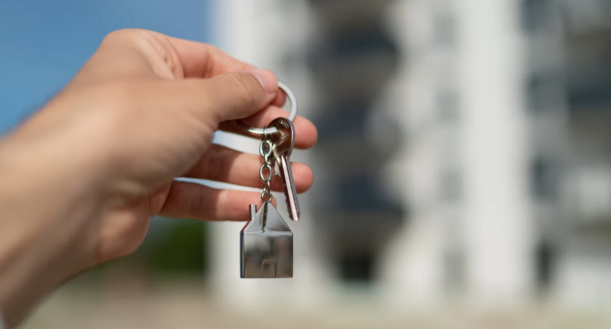Rady, Ciechanowiec Przydział mieszkań lupą Pracownicy urzędu wśród najemców nowego bloku - zdjęcie, fotografia