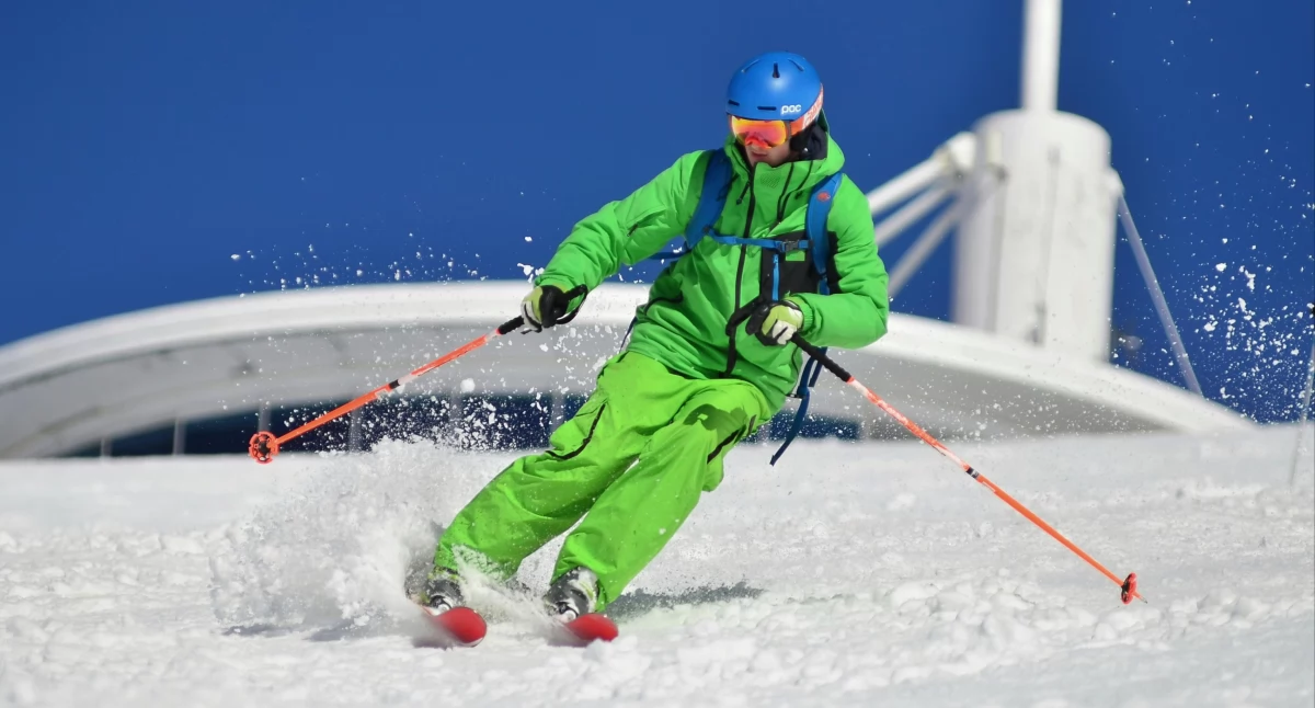 Artykuł sponsorowany, Dlaczego warto wypożyczyć sprzęt zamiast kupować - zdjęcie, fotografia