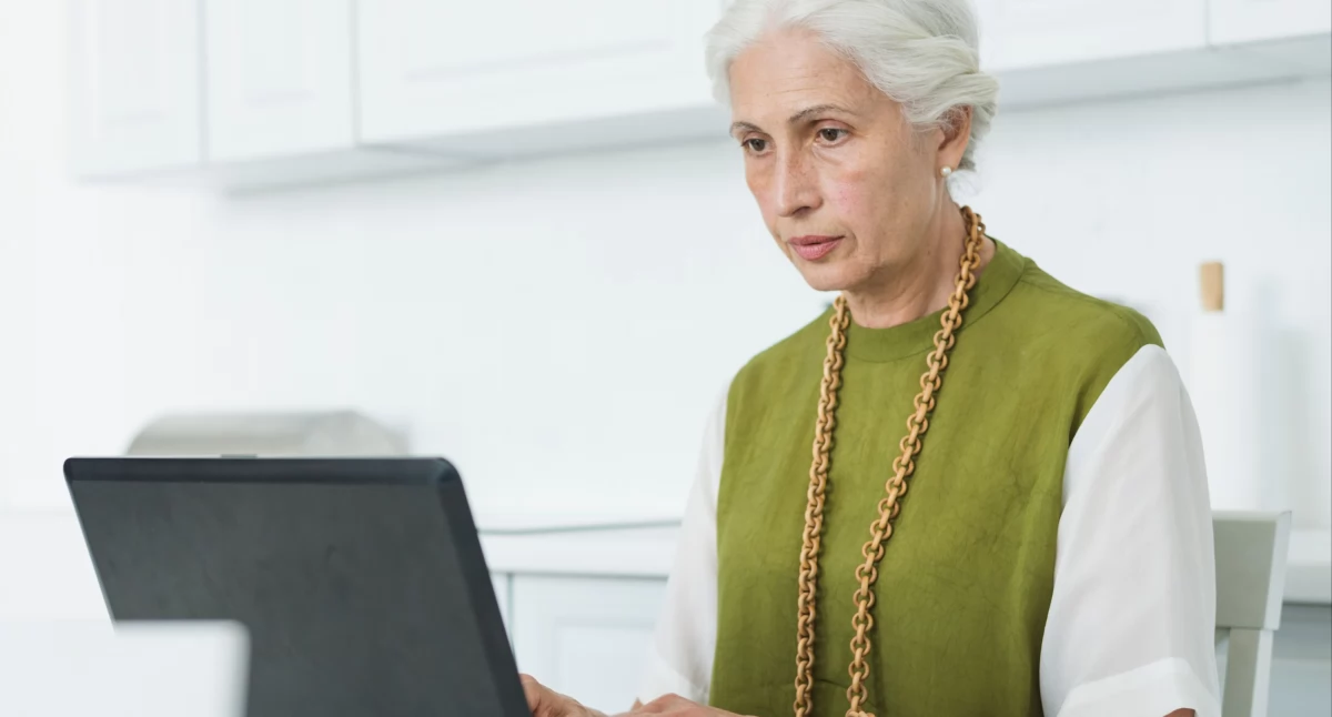 US - ZUS, marca wzrośnie limit renty wdowiej Maksymalna kwota świadczeń wyniesie - zdjęcie, fotografia