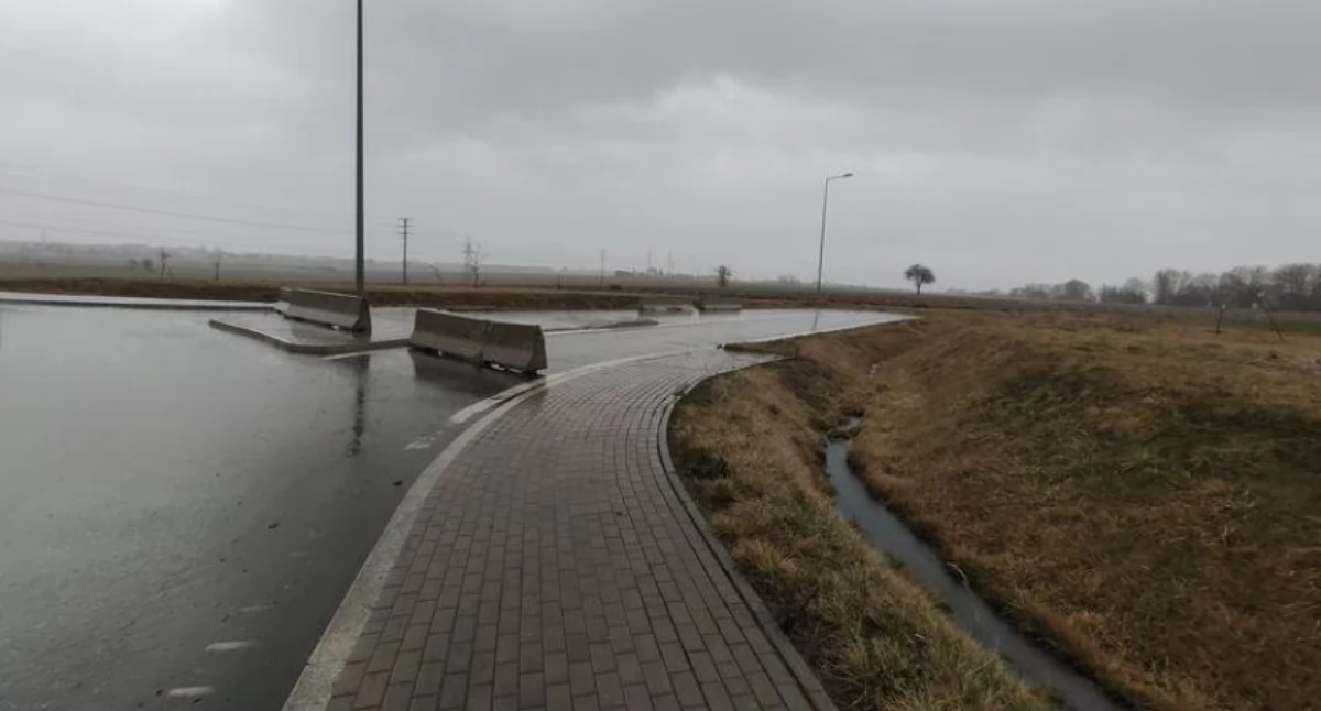 Zdjęcie przedstawia początek planowanej południowo-wschodniej obwodnicy Zambrowa