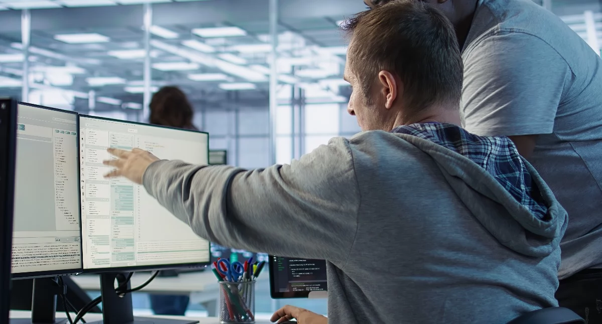 US - ZUS, Uczniowie studenci dorobią więcej renty rodzinnej marca wyższe limity - zdjęcie, fotografia