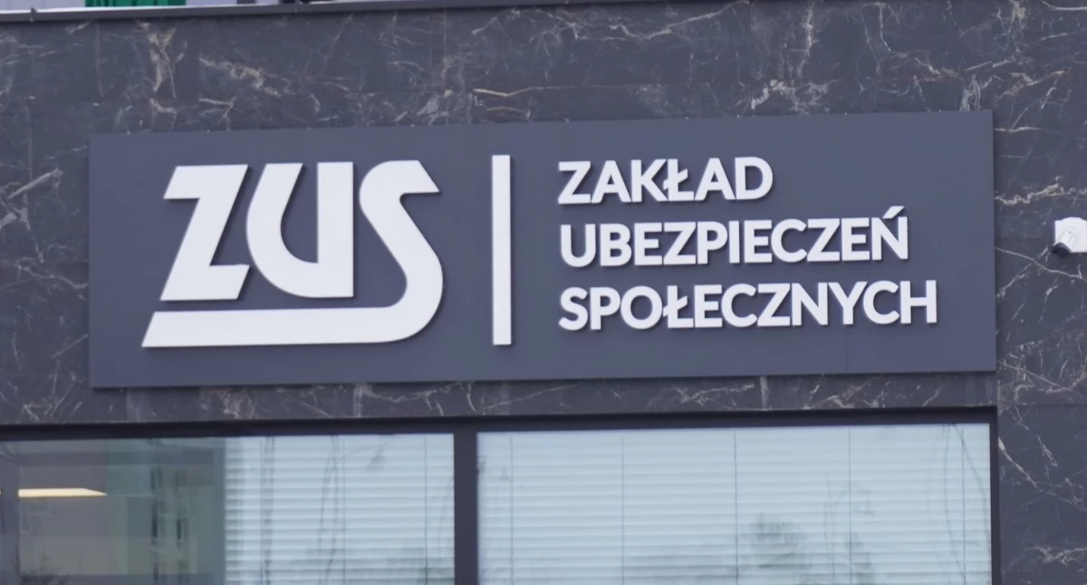 US - ZUS, Emeryci renciści przekonali konta bankowego - zdjęcie, fotografia