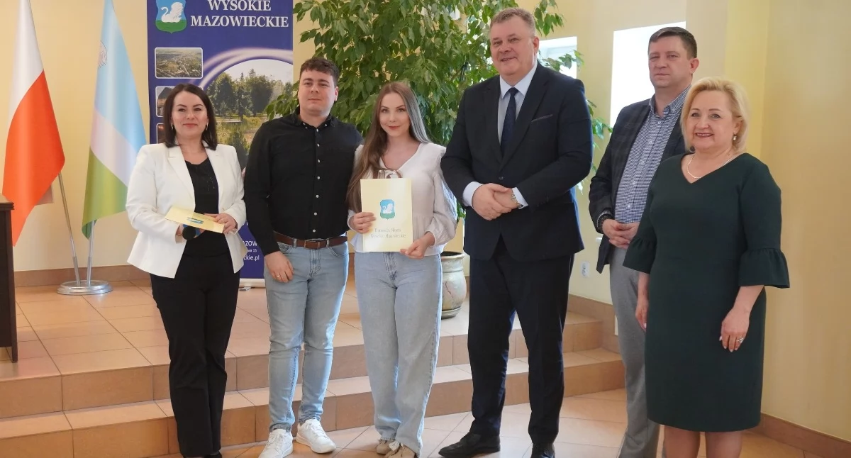 Uroczystości, Pierwsze „Wyprawki Wysokomazowieckiego Malucha” przyznane [FOTO] - zdjęcie, fotografia