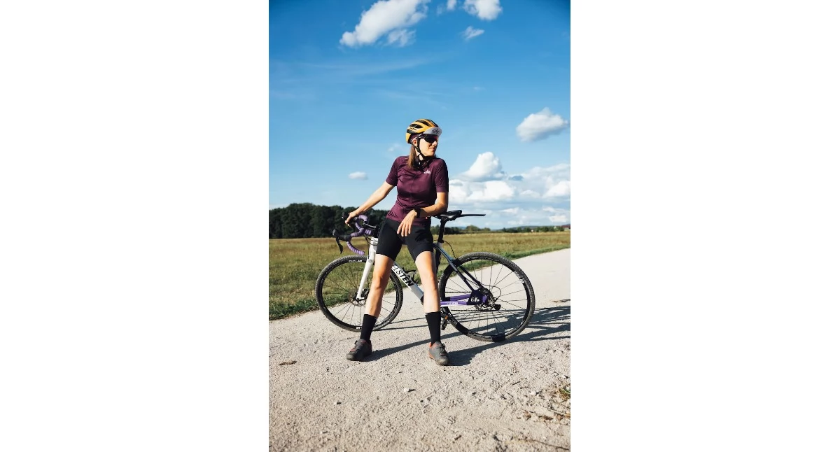 Artykuł sponsorowany, Spodenki rowerowe wybrać model który zapewni komfort jazdy każdej trasie - zdjęcie, fotografia