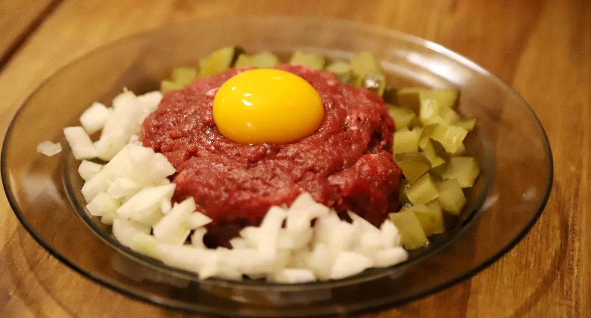 Komunikaty, Salmonella tatarze popularnego dyskontu ostrzega - zdjęcie, fotografia