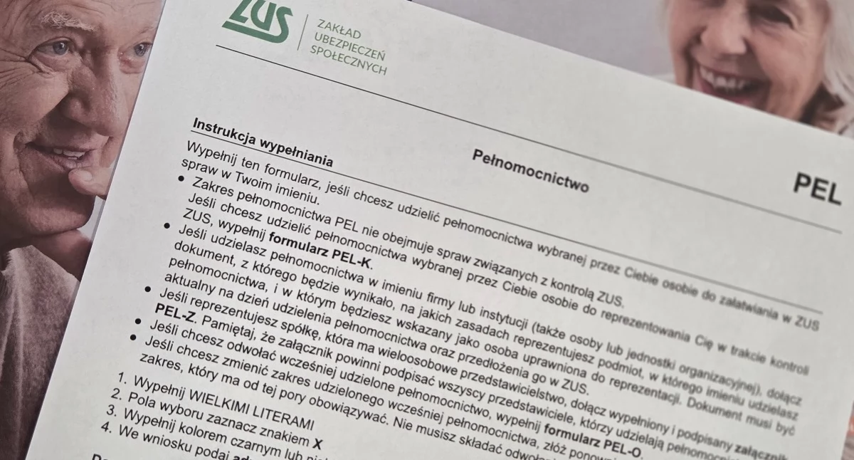 US - ZUS, Senior może upoważnić inną osobę załatwiania spraw - zdjęcie, fotografia