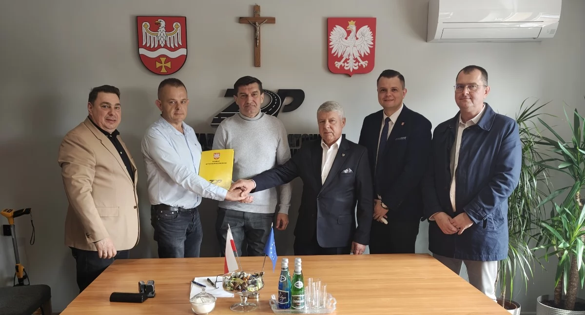 Inwestycje, Umowa podpisana Ruszy modernizacja drogi powiatowej gminie Piekuty [foto] - zdjęcie, fotografia